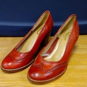 Nobil's leather retro heels 6.5